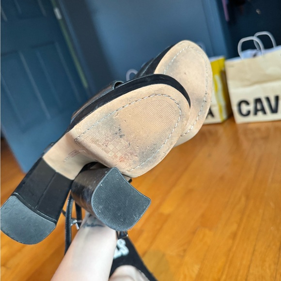 Black vince camuto platform wedge - Picture 4 of 4